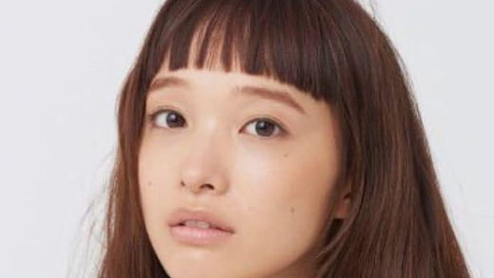 Frange courte droite et longueurs naturelles