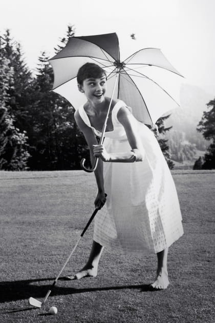 Audrey Hepburn en robe blanche