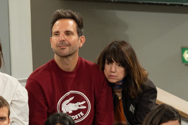 Christophe Michalak et sa femme Delphine McCarty dans les gradins de Roland-Garros