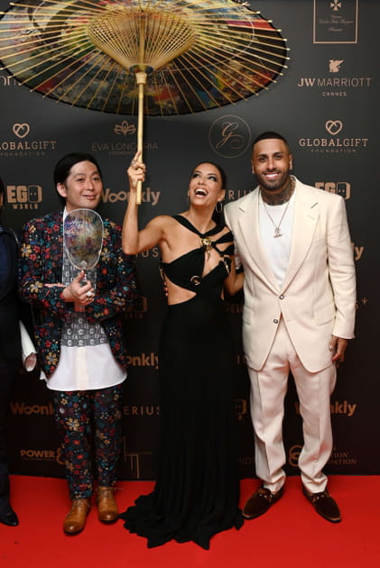 Eva Longoria avec Nicky Jam, au photocall du Global Gift Gala, le 19&nbsp;mai