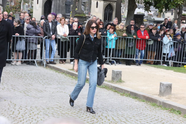 Obs&egrave;ques d'Emilie Dequenne&nbsp;: Elsa Zylberstein, aper&ccedil;ue &agrave; la c&eacute;r&eacute;monie