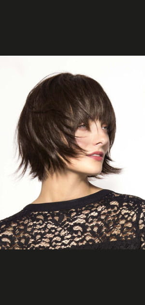 Coupe au carr&eacute; r&eacute;tro avec frange