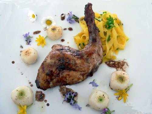Lapin printanier aux tagliatelles de carottes et navets nouveaux