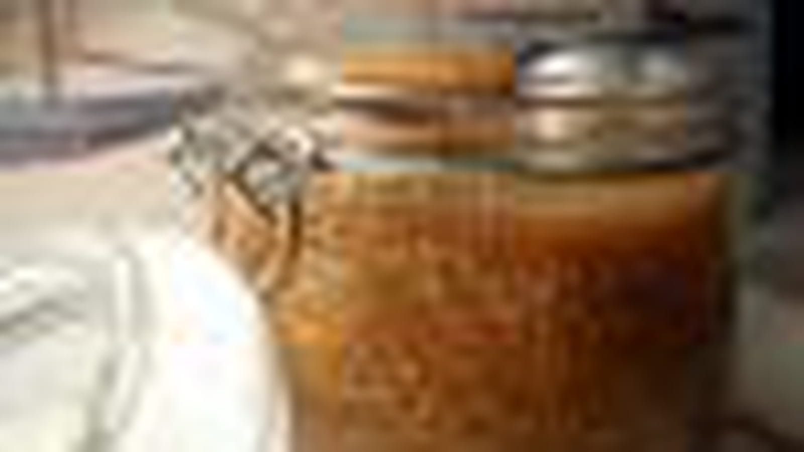 Caramel au beurre salé, jus de pommes et figues séchées