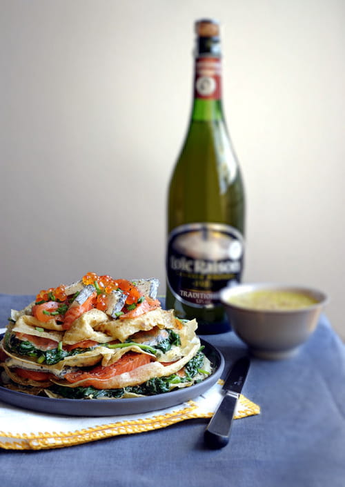 Millefeuille de crêpes au chèvre, saumon et épinards