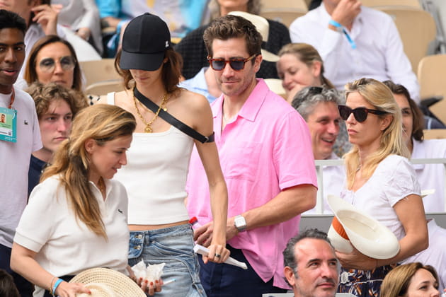 Quand Jake Gyllenhaal et sa compagne Jeanne Cadieu d&eacute;barquent &agrave; Roland-Garros