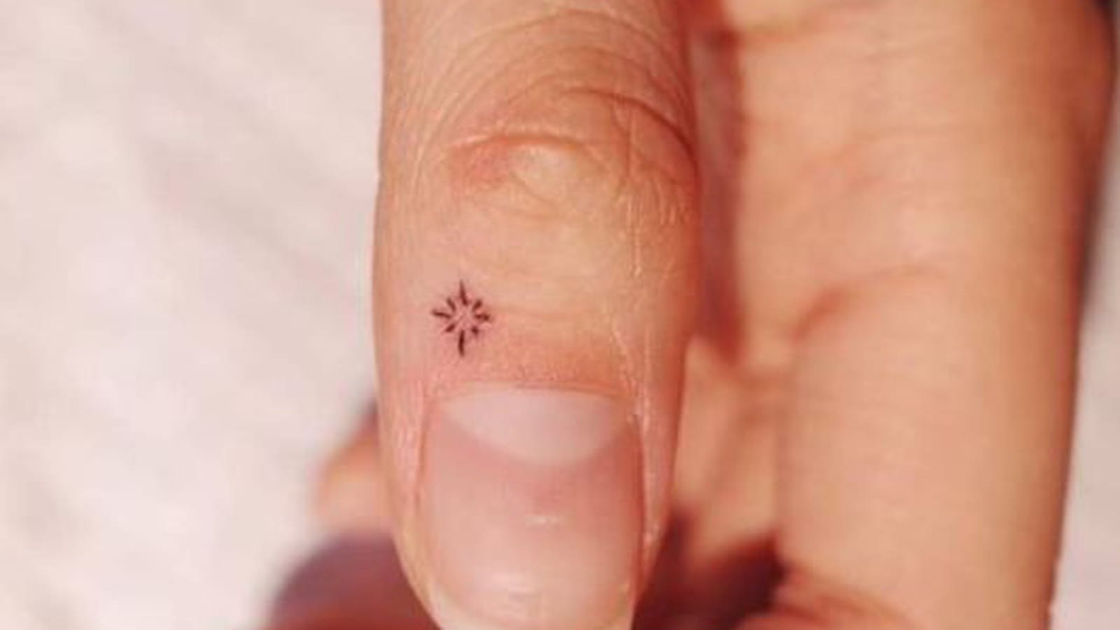 Mini étoile sur le pouce