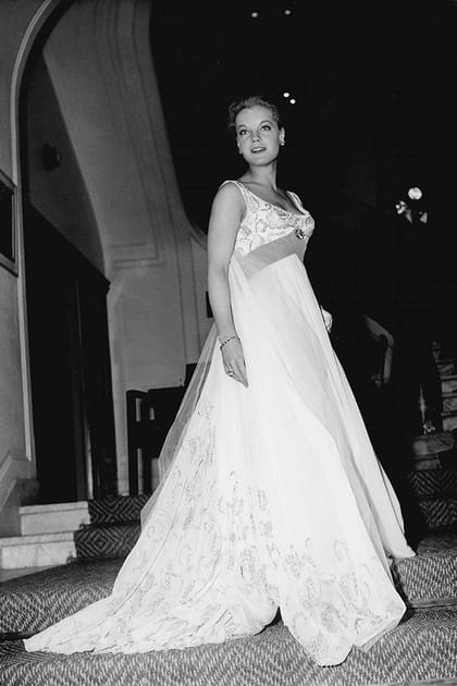 Romy Schneider en robe blanche vaporeuse