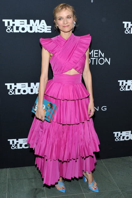 Diane Kruger en robe longue rose plissée