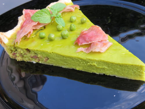 Tarte crème de petits pois à la menthe et ses lardons