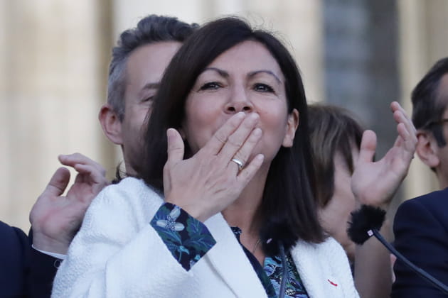 Anne Hidalgo montre son affection malgr&eacute; la distanciation sociale