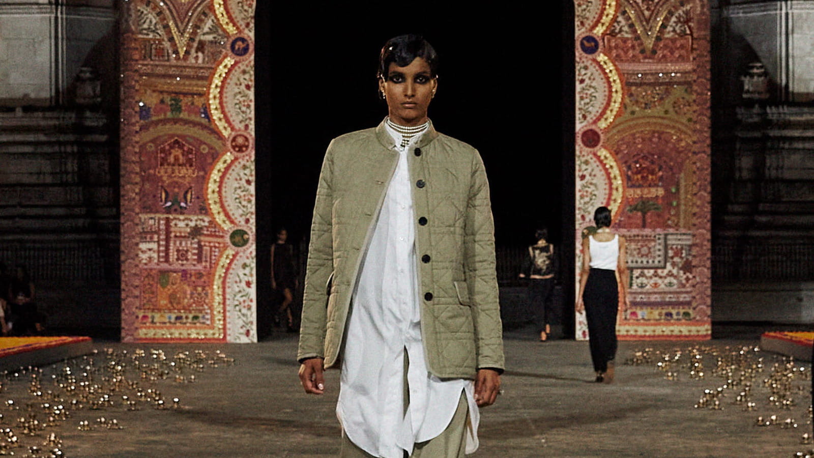 Look 11