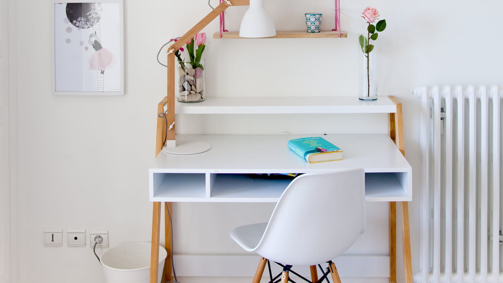 Bureau entre blanc et bois 