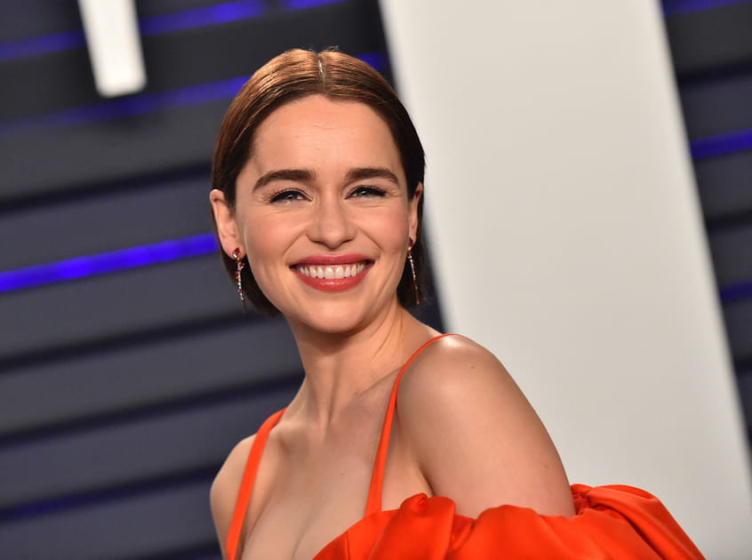 Le carr&eacute; court auburn d'Emilia Clarke