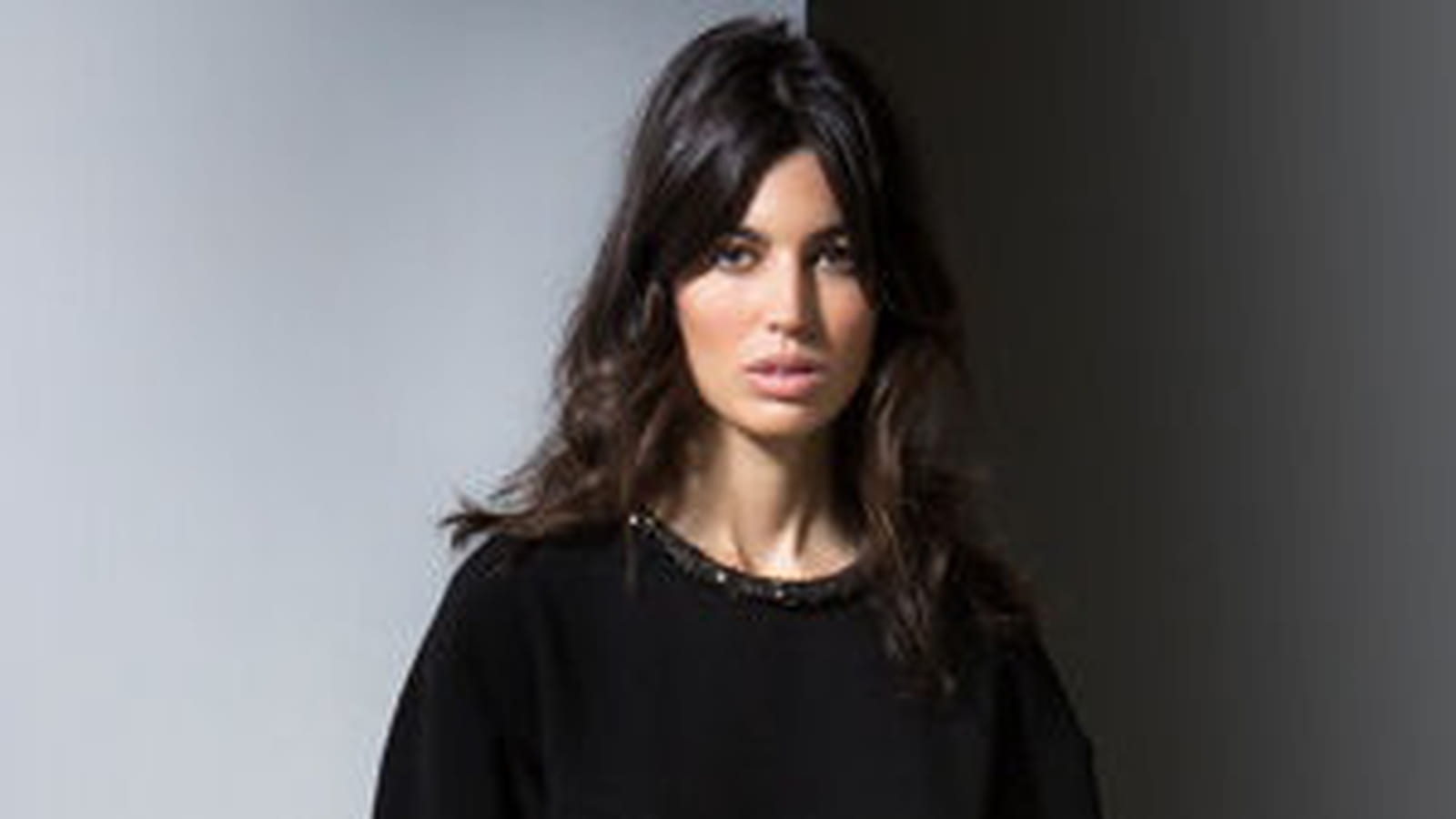 Robe noire de Gat Rimon