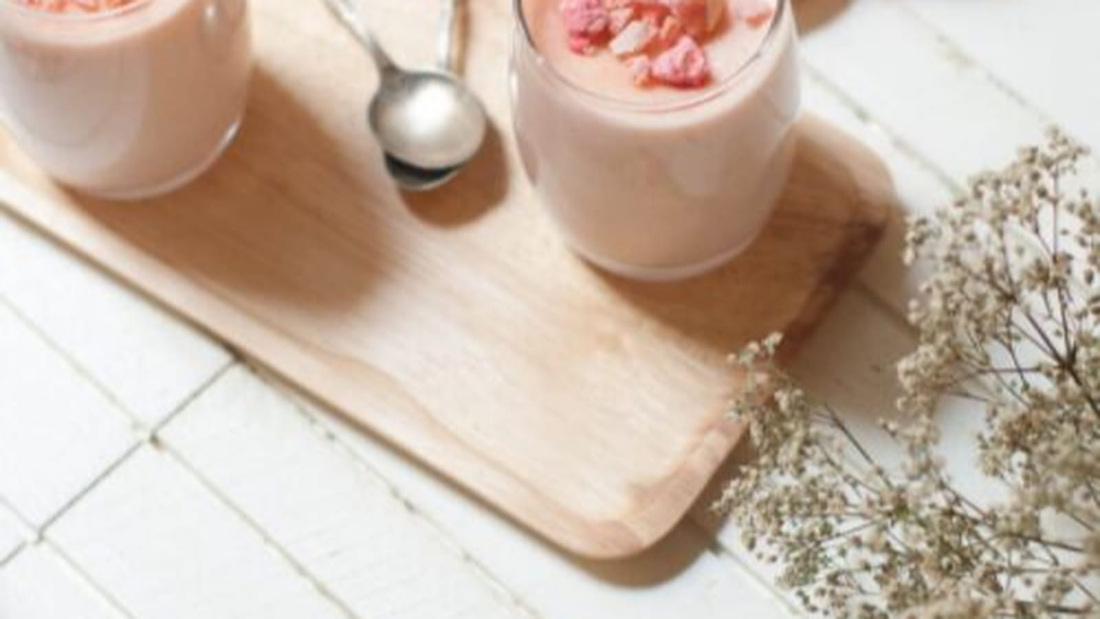 Crèmes aux biscuits roses de Reims et chocolat blanc