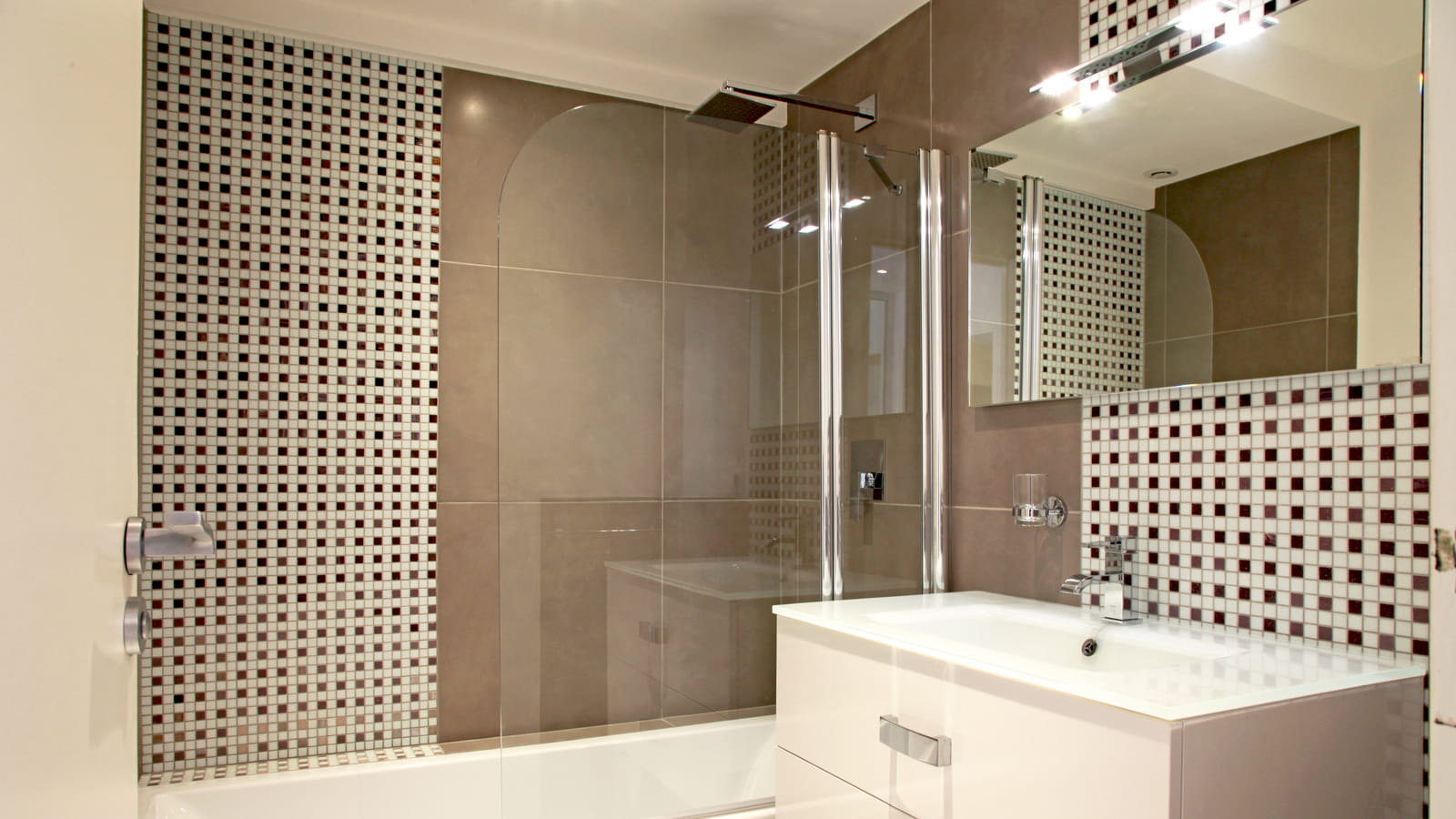 Contemporaine