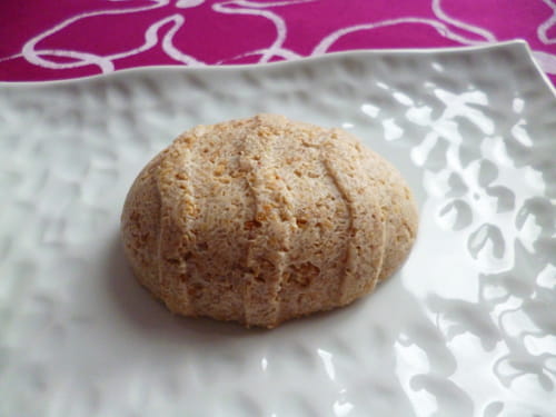 Gâteau de Pâques cru à la noix de coco avec son d'avoine et psyllium