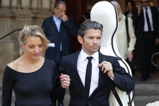 Obsèques de Philippe Labro : Le musicien Gautier Capuçon était avec son instrument et accompagné de sa femme Delphine Capuçon