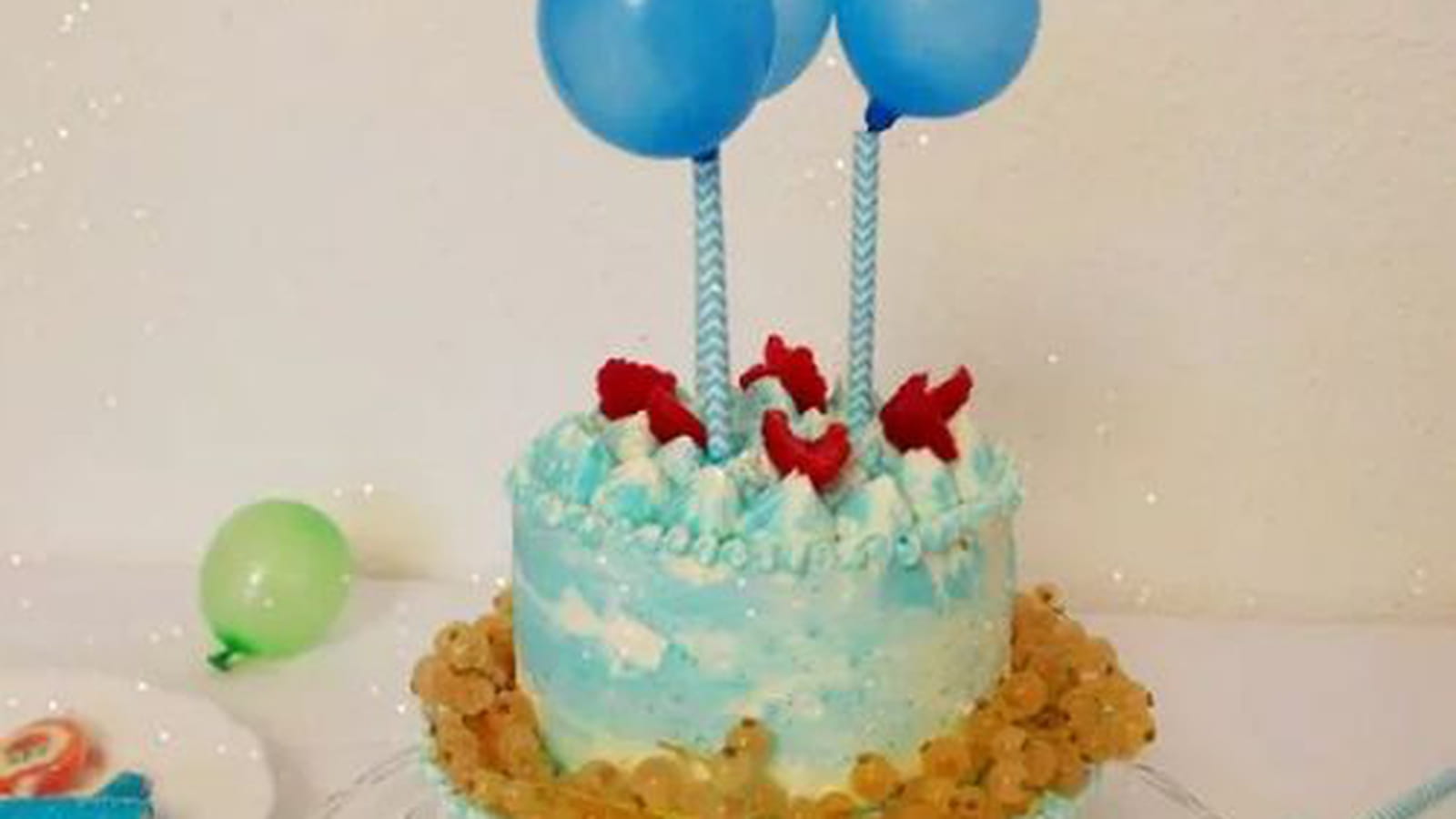Layer cake aux ballons citron framboise