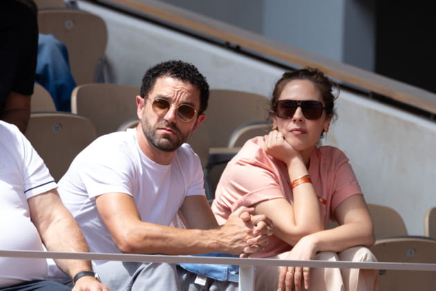 Alysson Paradis et son ch&eacute;ri Guillaume Gouix, spectateurs r&eacute;guliers de Roland-Garros