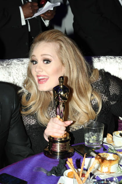 Adele a reçu l'Oscar de la "meilleure chanson originale" pour Skyfall en 2013
