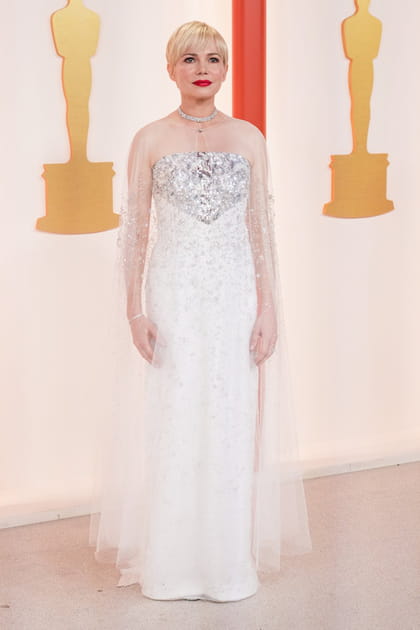 Michelle Williams en robe blanche transparente Chanel