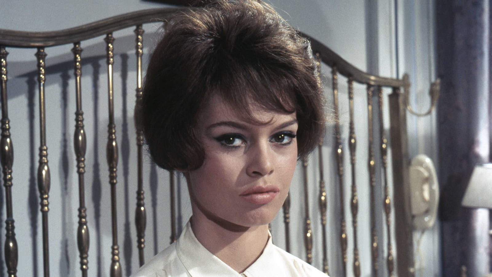 Coupe courte brune 