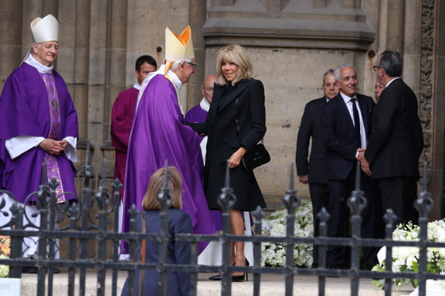 Brigitte Macron rend hommage &agrave; Bernadette Chirac &agrave; ses obs&egrave;ques