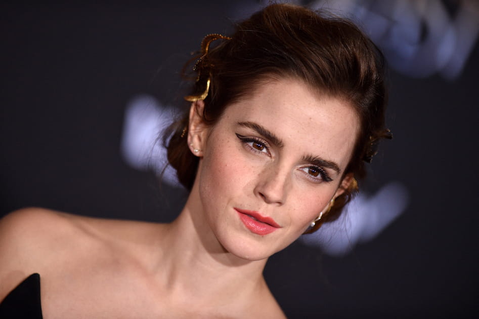 Le negative space eyeliner discret d'Emma Watson