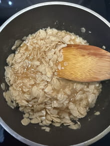 Fondant aux amandes nappage croustillant miel amandes : Etape 7