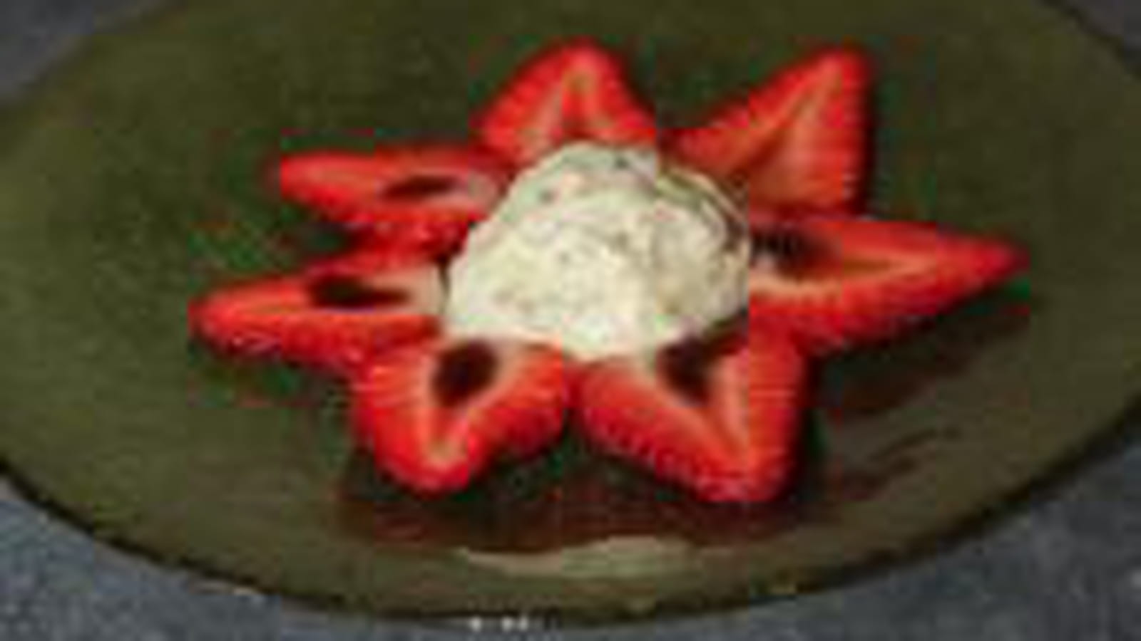 Fraises balsamique et glace wasabi