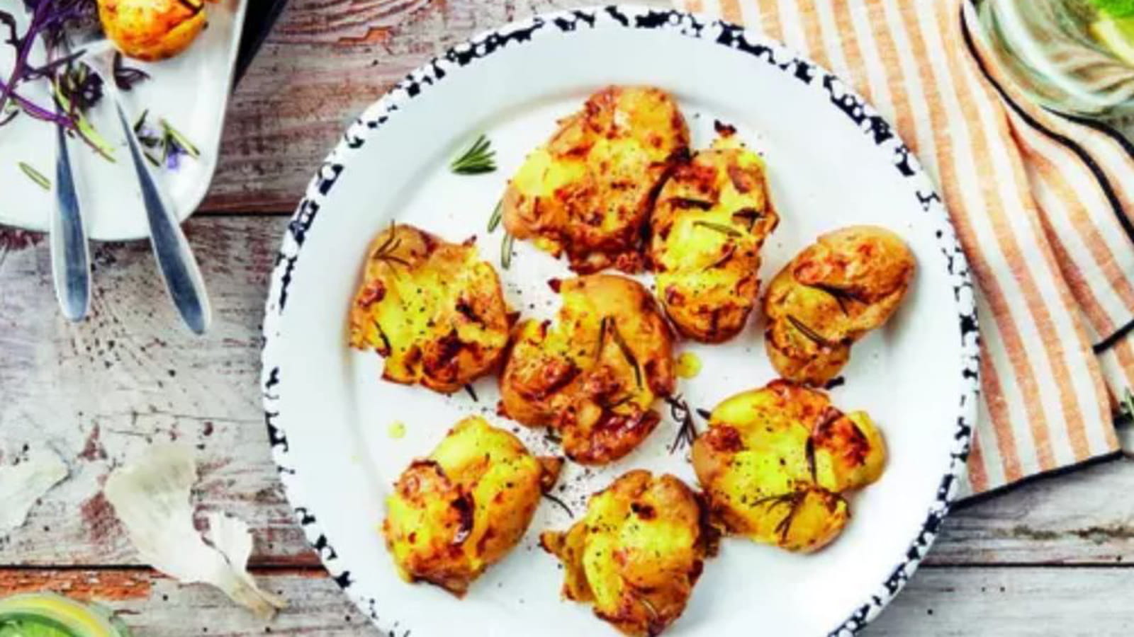 Pommes de terre primeurs de Noirmoutier tapées à l’ail