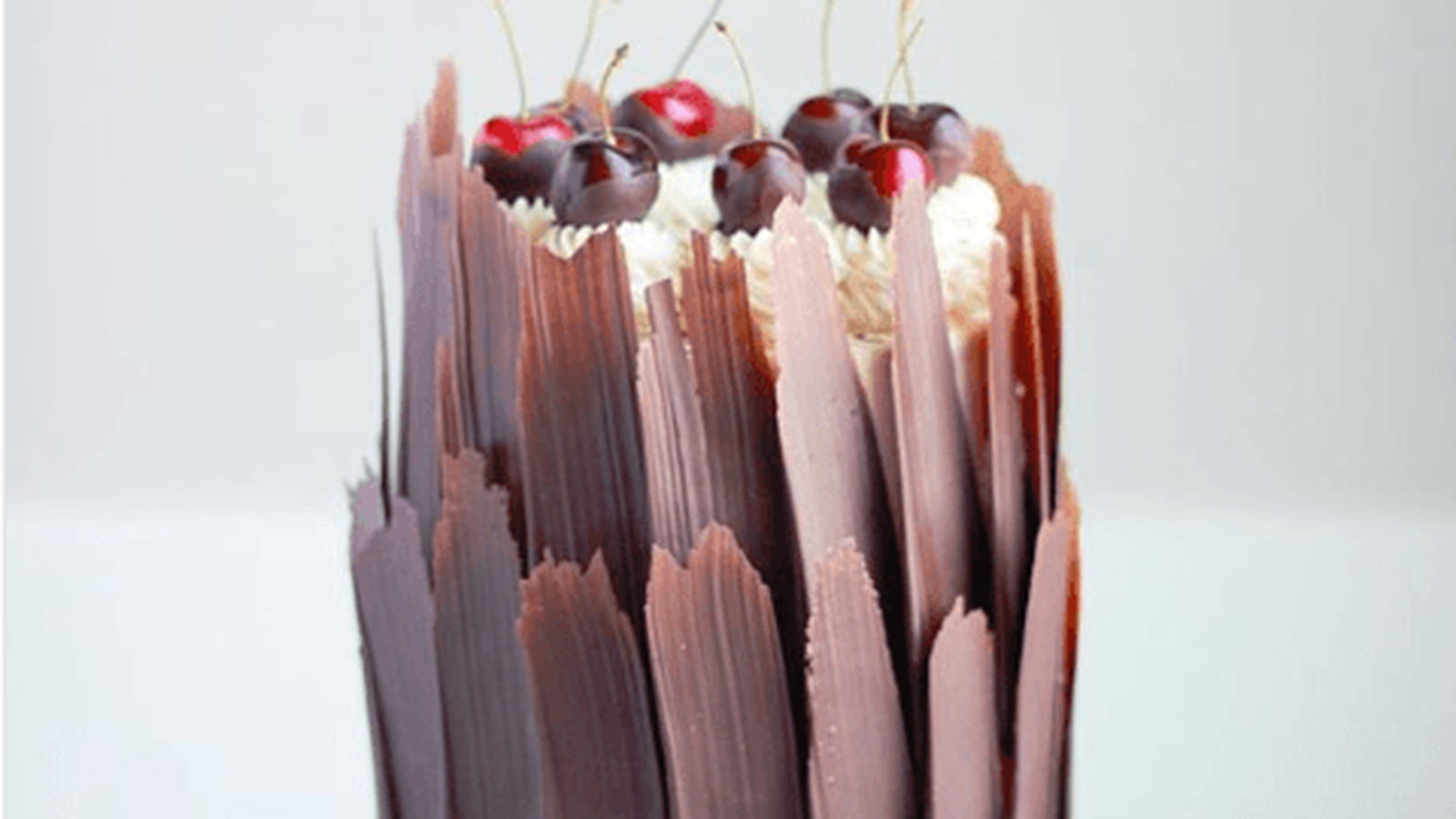 Le brushstroke cake forêt noire