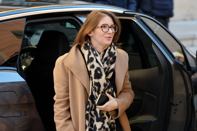 Aurore Berg&eacute; arrive aux obs&egrave;ques de Brigitte Bardot