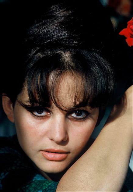 Une femme au regard de braise