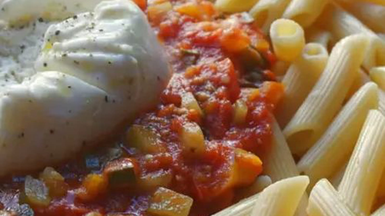 Pâtes aux légumes du soleil et Burrata