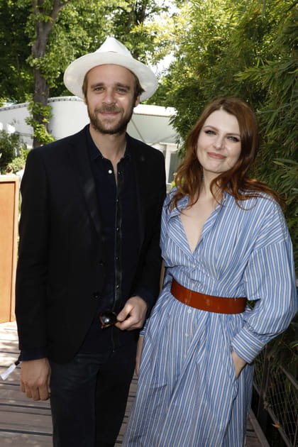 Elodie Frégé, accompagnée de son nouveau chéri Cyril Mokaiesh