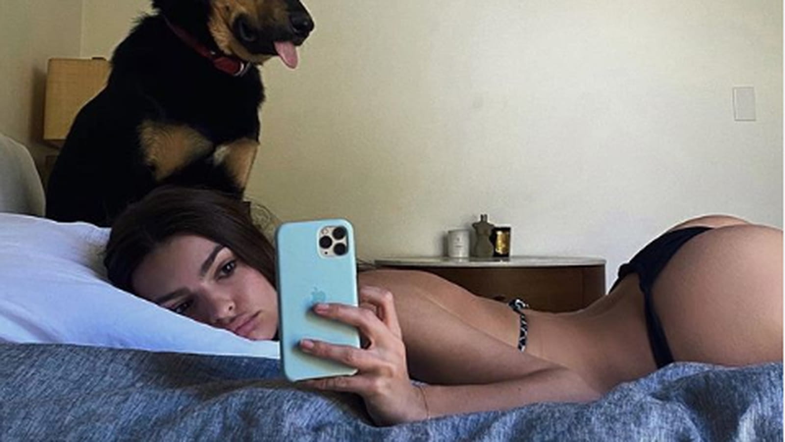 Emily Ratajkowski