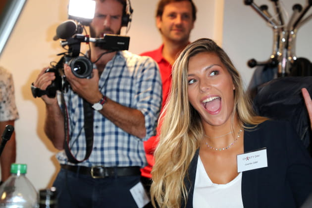 Camille Cerf ne chasse pas le naturel lors du Charity Day