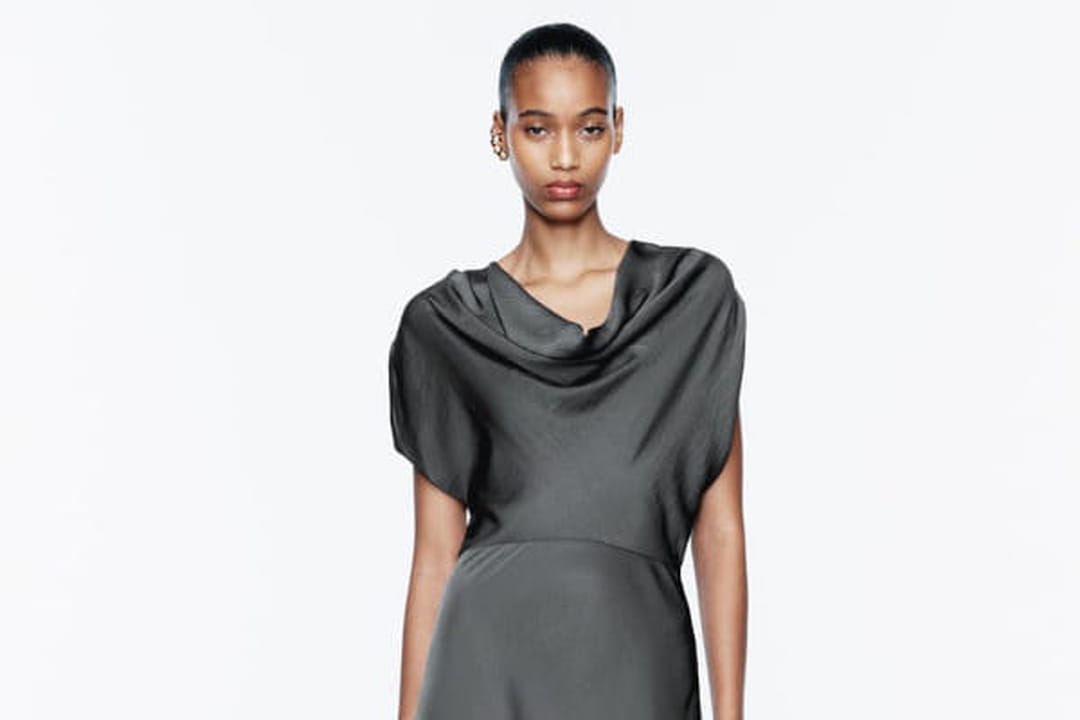 Robe ?� d?�collet?� fluide