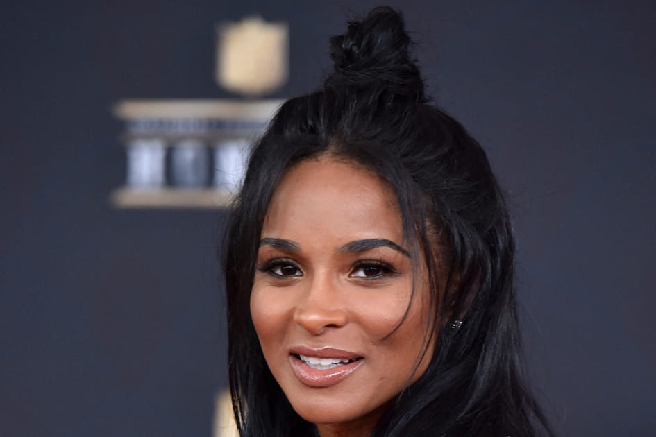 Le demi chignon de Ciara