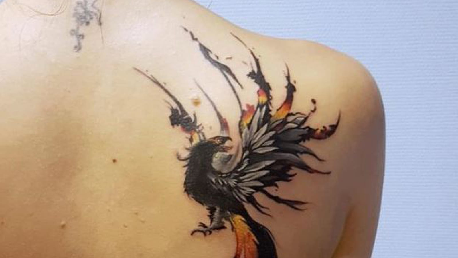 Phoenix terrifiant dans le dos