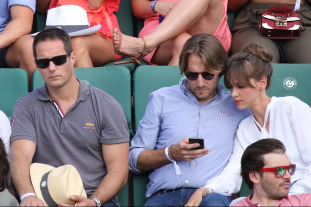 Thomas Pesquet concentr&eacute;, Oph&eacute;lie Meunier et son mari connect&eacute;s