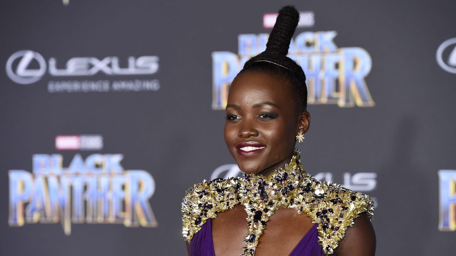 La coiffure sculpturale de Lupita Nyong'o