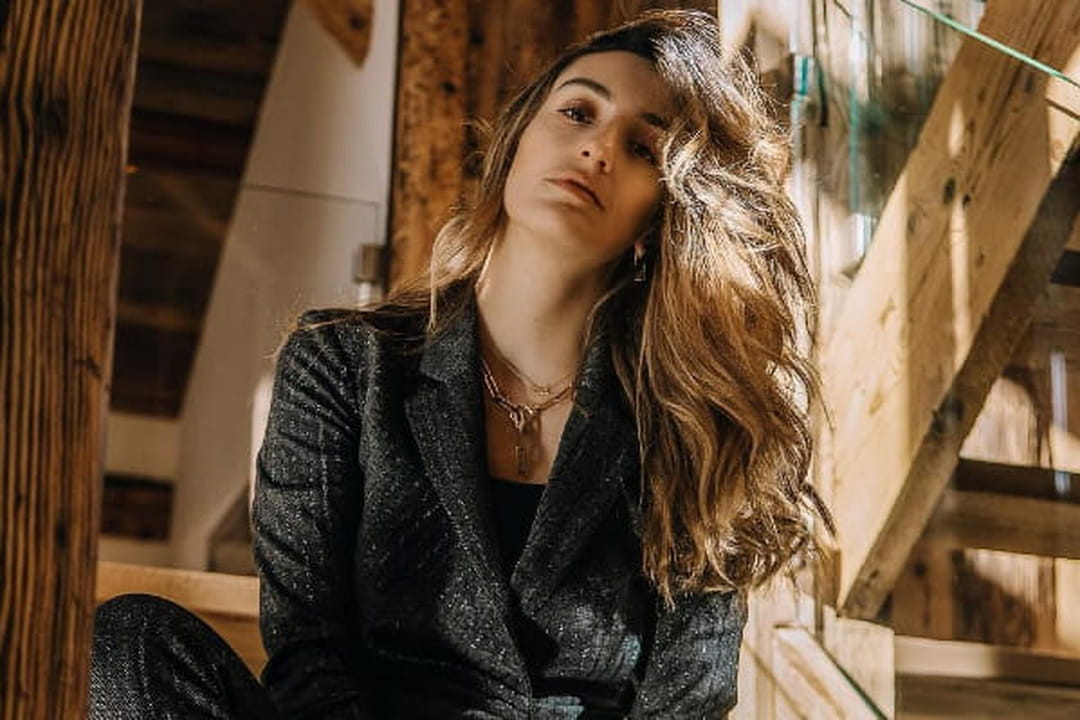 Kenza, business woman sur son 31