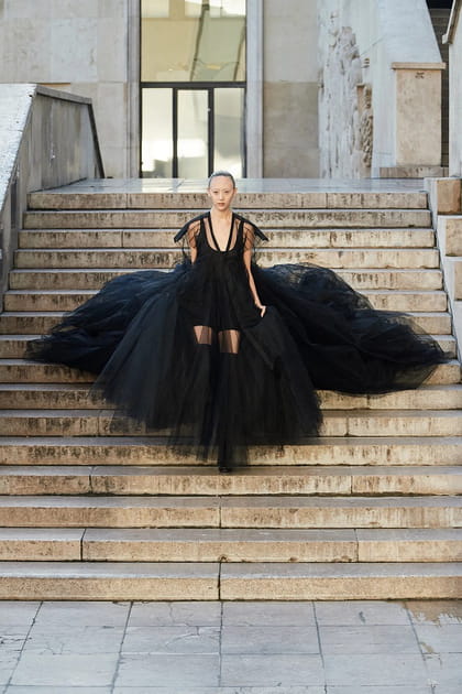 Silhouette Rick Owens en maxi robe noire &agrave; empi&egrave;cements transparents