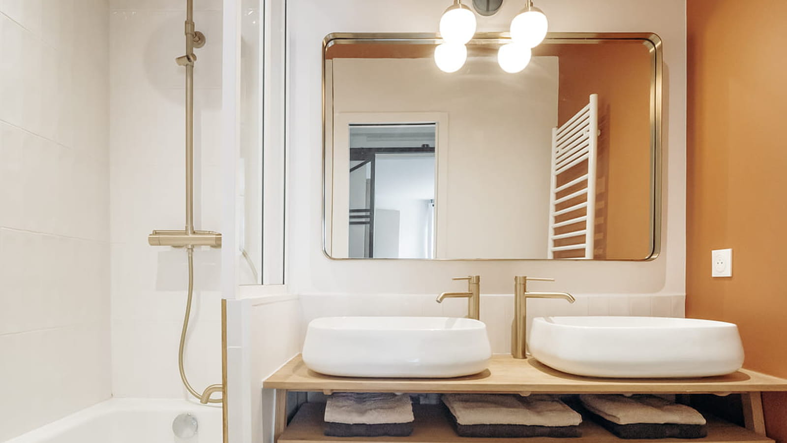 Salle de bains après