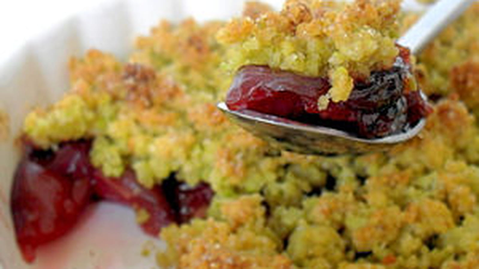 Crumble cerises et pistaches