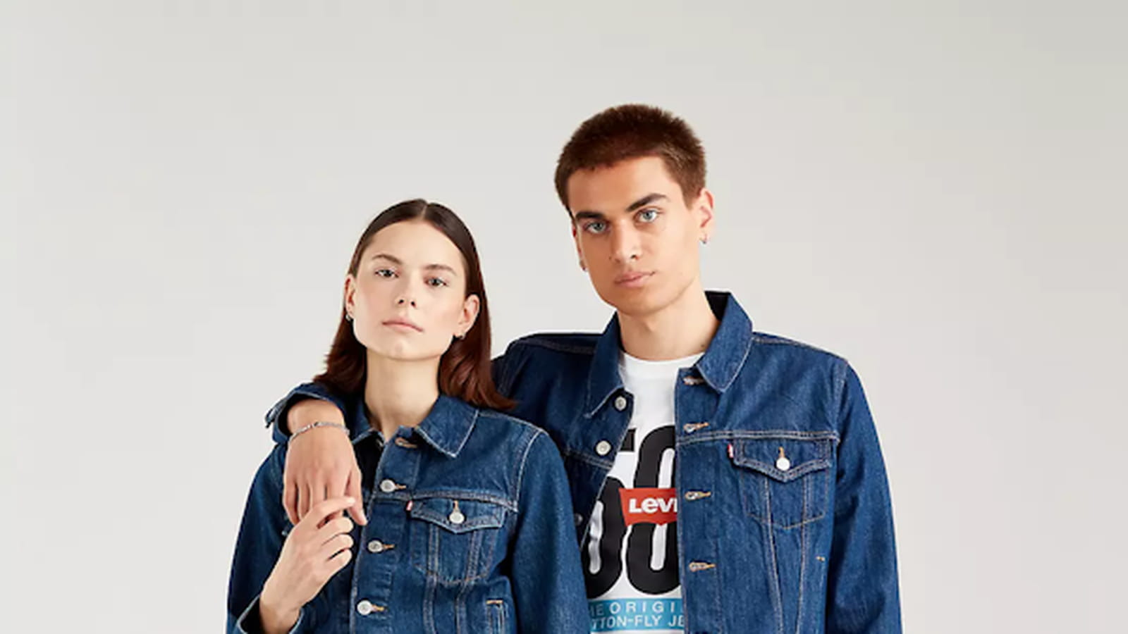 50 jeans pour être hyper tendance en denim au printemps 2022